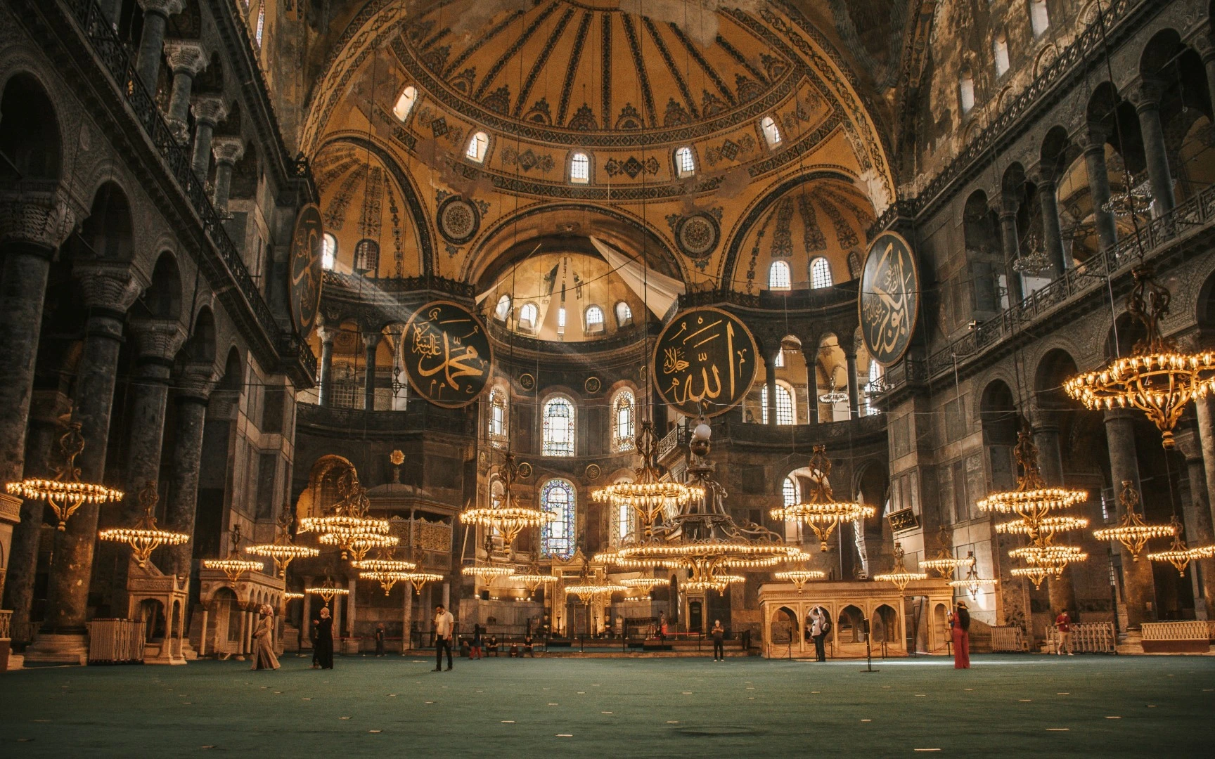 Istanbul City Tour: Hagia Sophia, Blue Mosque & Grand Bazaar in One Day
